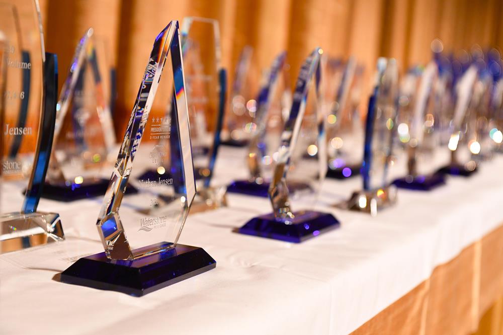 glass-awards-on-display-waterstone-mortgage-presidents-club