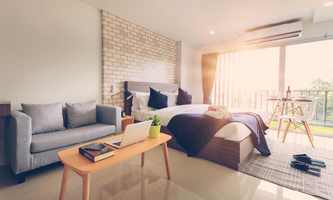 03lightshiningintobedroom