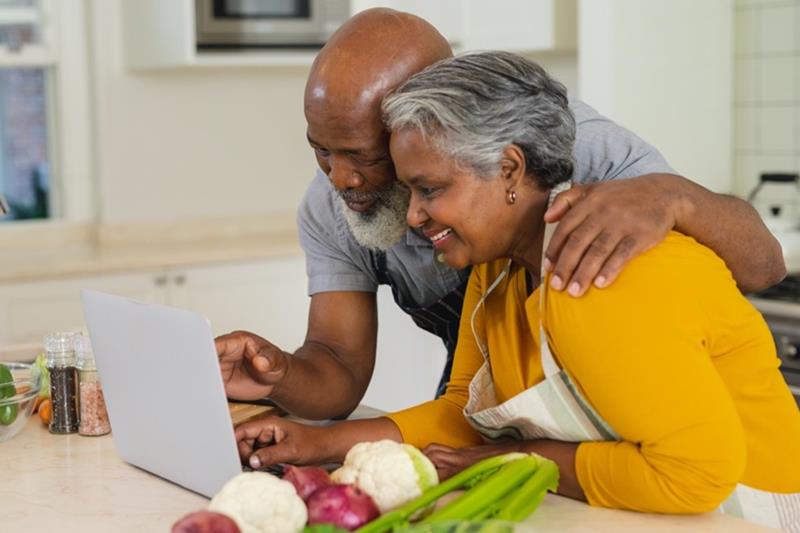 senior-couple-planning-retirement-financial-freedom